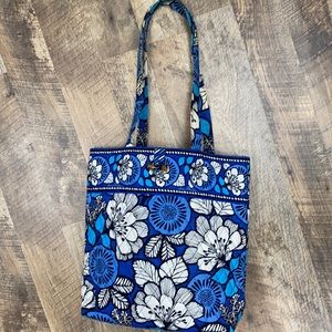 Beautiful Vera Bradley Spring Tote bag